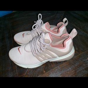 Pink nike presto’s